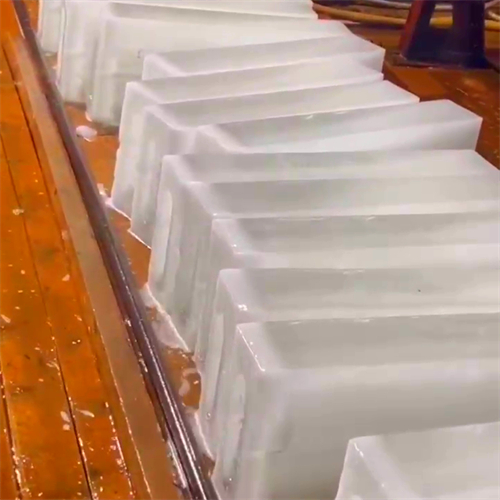 金山夏季防暑降温新选择：大冰块降温，良臣制冰厂